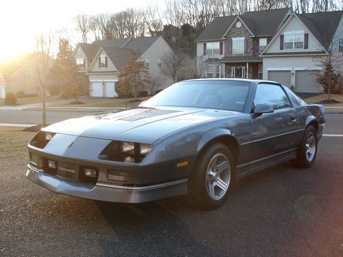 1988 camaro iroc - z  10,000 miles like new