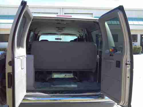 2002 Ford E150 handicap wheel chair van, image 8