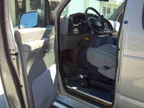 2002 Ford E150 handicap wheel chair van, image 11