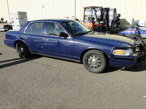 2008 ford crown victoria police interceptor 4 door sedan