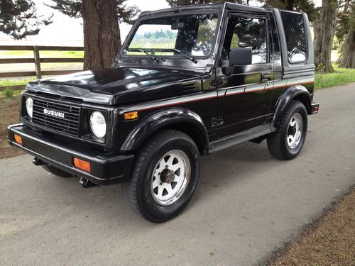 Very clean and 100% original (87 suzuki samurai jx 4x4) tow ready rust freee