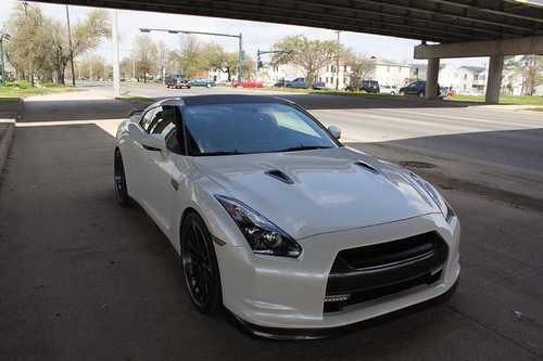 2010 nissan gt-r premium coupe 2-door 3.8l