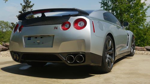 2009 Nissan GT-R Premium - $5,500 UPGRADES & NEW TIRES, image 2