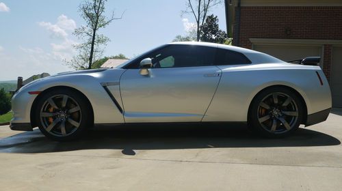 2009 Nissan GT-R Premium - $5,500 UPGRADES & NEW TIRES, image 4