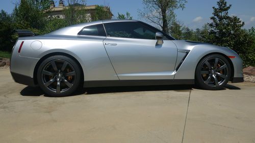 2009 Nissan GT-R Premium - $5,500 UPGRADES & NEW TIRES, image 5