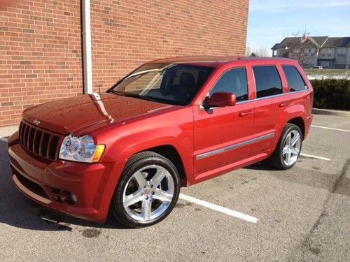 2006 jeep grand cherokee srt8 sport utility 4-door 6.1l low miles only 23k rare!