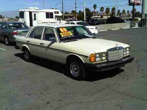1980 MERCEDES 300D SERIES WITH 194K MILES BODY IN GOOD SHAPE RUNS AND DRIVES, image 2