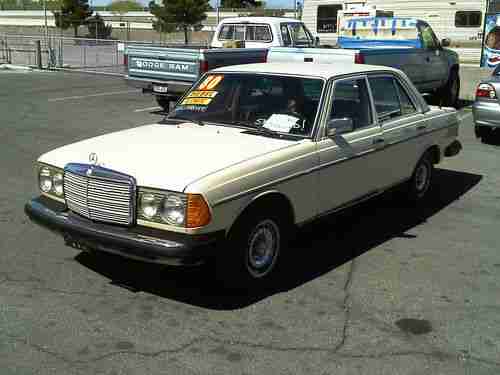 1980 MERCEDES 300D SERIES WITH 194K MILES BODY IN GOOD SHAPE RUNS AND DRIVES, image 3