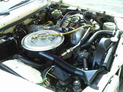 1980 MERCEDES 300D SERIES WITH 194K MILES BODY IN GOOD SHAPE RUNS AND DRIVES, image 8