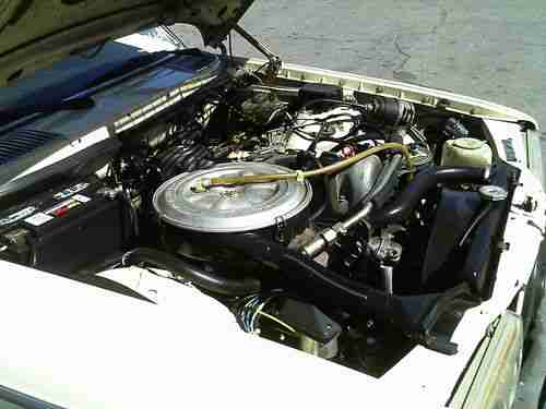 1980 MERCEDES 300D SERIES WITH 194K MILES BODY IN GOOD SHAPE RUNS AND DRIVES, image 10