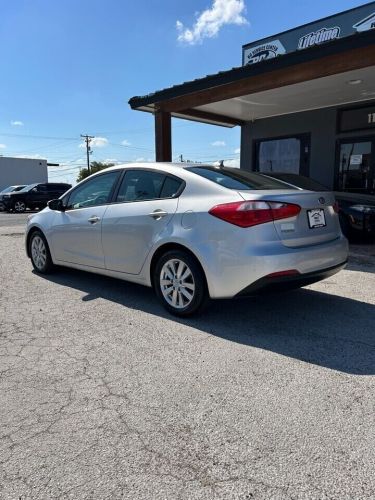 2014 kia forte lx 4dr sedan 6a