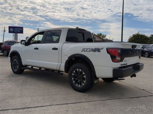 2024 nissan titan pro-4x