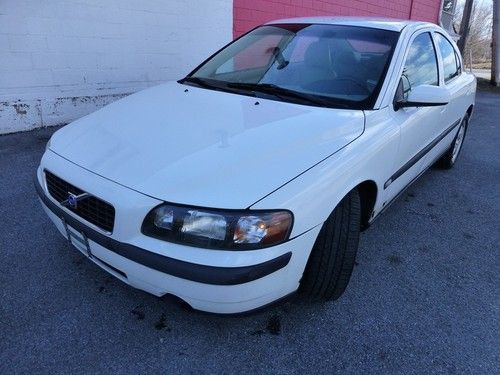 2004 volvo s60 sedan low miles *nice shape* no reserve