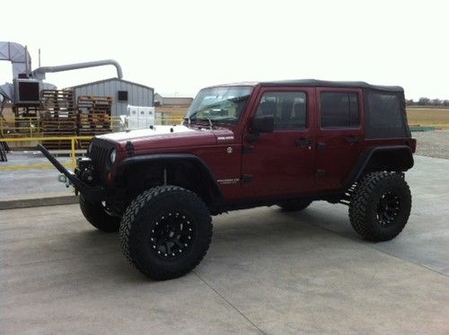 2008 jeep wrangler unlimited sahara 3.8l  lifted