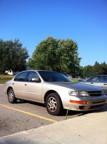 1999 nissan maxima gle sedan 4-door 3.0l