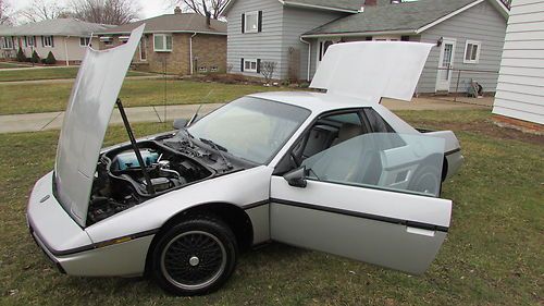 1986 pontiac fiero sport coupe 2 door new tires new brakes 97k miles no reserve!