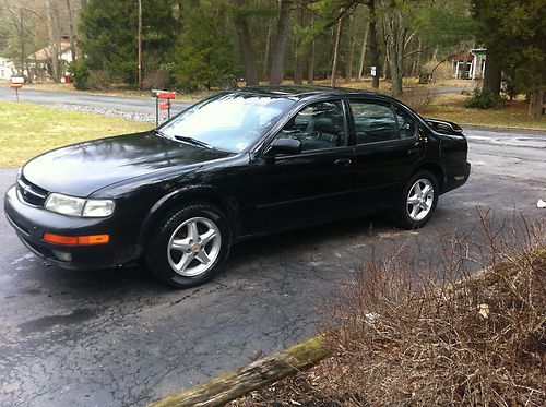 1998 nissan maxima se sedan 4-door 3.0l, blk, 5 speed