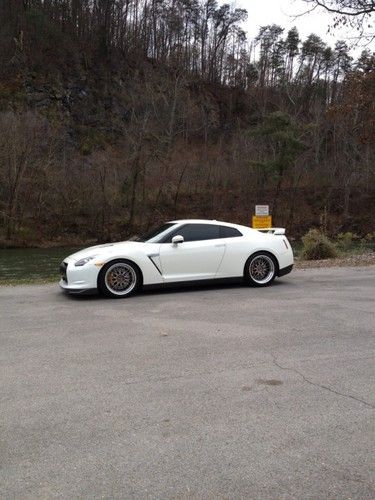 2009 nissan gt-r premium - pearl white - full bolt ons - bbs lm's - tn - 35k