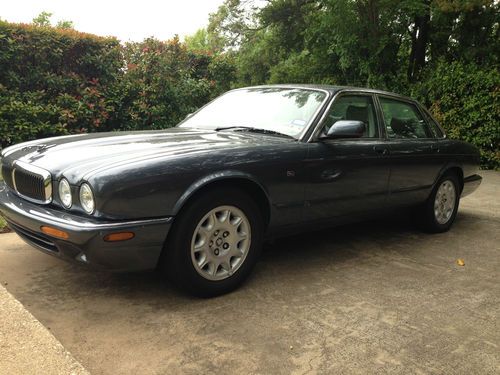 1999 jaguar xj8 base sedan 4-door 4.0l  mile 38340