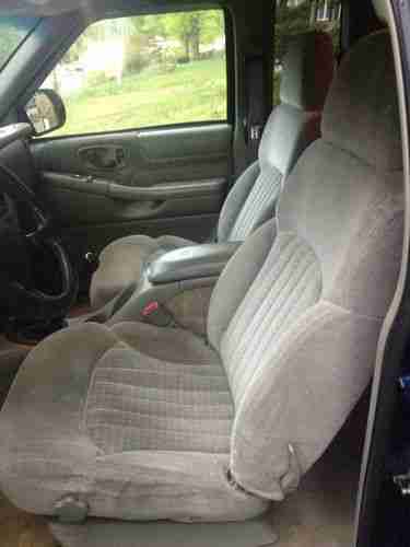 2001 Chevrolet S10 LS Extended Cab Pickup 3-Door 4.3L 4x4, image 15