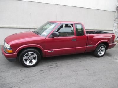 2003 chevrolet s10 pickup stepside 70,000 miles well maintained 3 door jump seat