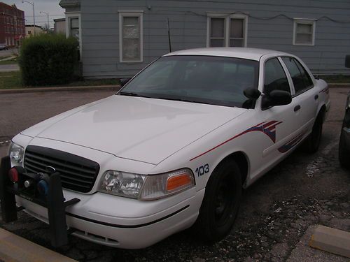 2000 ford crown victoria police interceptor sedan 4-door 4.6l