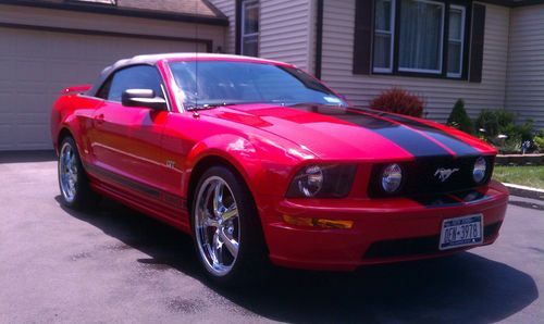 2005 ford mustang gt deluxe covertible 4.6l automatic transmission