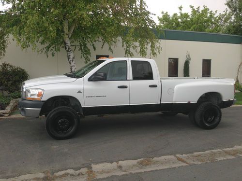 2006 dodge ram 3500 4x4 ** 6 speed ** longbed 5.9 cummins turbo diesel