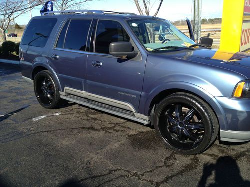 2003 lincoln navigator (low miles, 24''tires, audio &amp; auto start alarm)