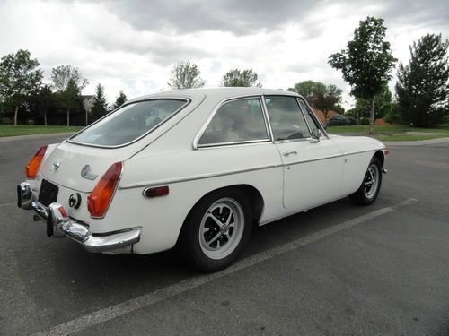 Mg mgb gt coupe 1974 2 door hatchback