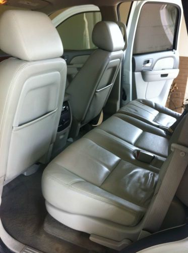 2010 White Chevrolet Tahoe LT Sport Utility 4-Door 5.3L 4WD 3rd Row Leather Seat, US $26,000.00, image 5