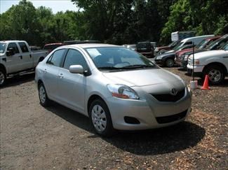 2009 toyota yaris 4dr sdn automatic 24700 miles economy very clean in and out