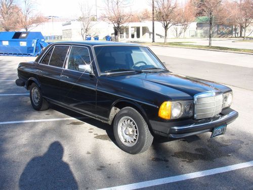 Nice 1985 mercedes benz 300d turbo diesel, great condition, happy motor