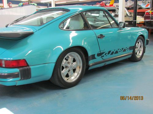 Porsche 911  1988 turquoise