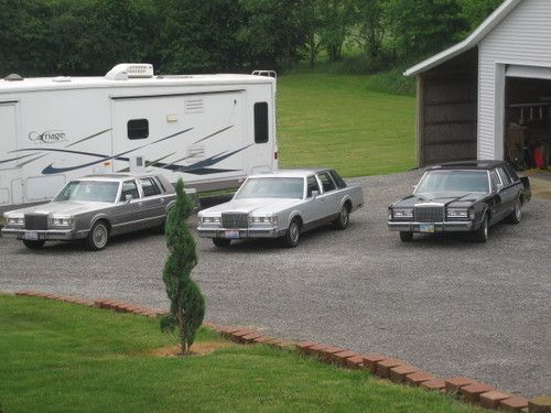 1986 lincoln town car, very nice, original, garage kept, grandpa owned!!