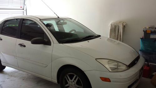 2001 ford focus se sedan 4-door 2.0l