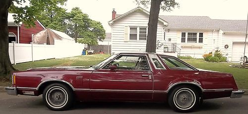 77 ford thunderbird, town landau, 2dr., red, factory mags, 3rd owner, runs great