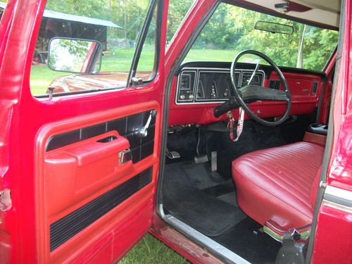 1976 FORD F100 Pick Up Short Bed, image 8