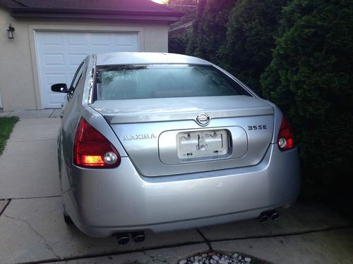 2004 nissan maxima se sedan 4-door 3.5l