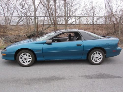 1994 chevrolet camaro z28 5.7 liter v/8,automatic,t-tops,2dr,hatch,rare,nice