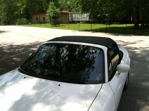 1990 mazda miata base convertible 2-door 1.6l