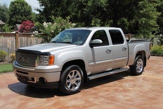 One owner  perfect carfax  moonroof  chrome 20's  spray in bedliner