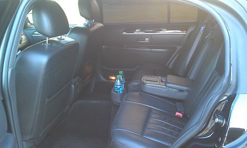 2004 Lincoln Town Car Executive L Sedan 4-Door 4.6L, image 2