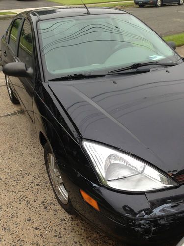 2002 ford focus se sedan 4-door 2.0l