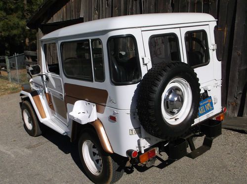 1975 Toyota Land Cruiser Base Sport Utility 2-Door V8, image 3