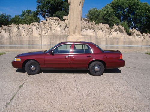 Clean 2004 ford crown vic police interceptor