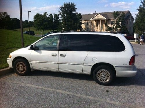 Chrysler Town & Country Lxi Van 1996, image 5