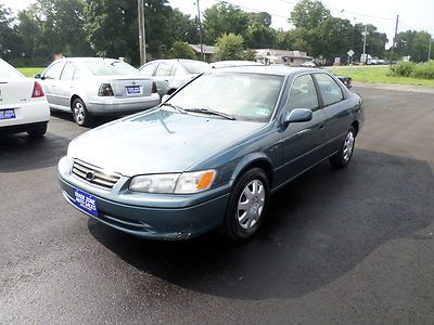 No reserve 2001 toyota camry le