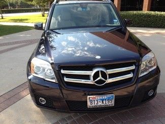 2010 mercedes glk 350 4wd  pano roof,heated seats,navigation/dvd backup camera