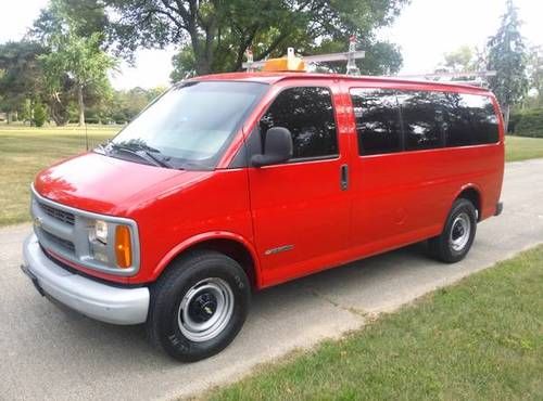 2001 chevrolet express 3500 base standard passenger van 3-door 5.7l